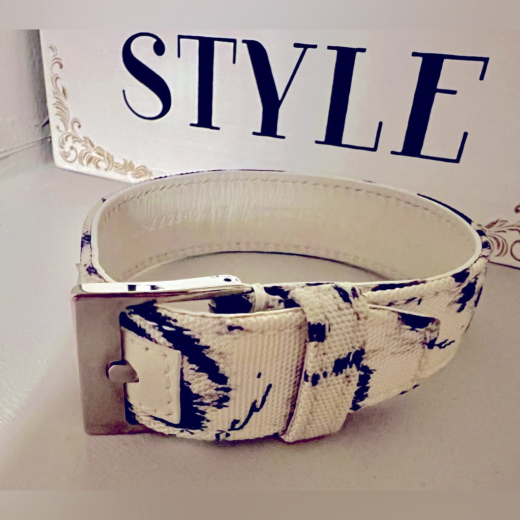 Euc Gucci Canvas On Leather Bracelet!